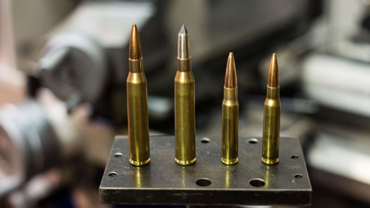 Dieser Feiertag ist umstritten, da er einerseits die Arbeit der Waffenschmiede würdigt, andererseits aber auch an die Gewalt und Zerstörung erinnert, die durch Waffen verursacht werden. Dieser Feiertag ist umstritten, da er einerseits die Arbeit der Waffenschmiede würdigt, andererseits aber auch an die Gewalt und Zerstörung erinnert, die durch Waffen verursacht werden.