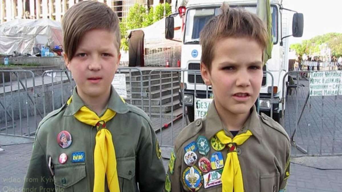 Feiern Sie den Pfadfindertag in der Ukraine und entdecken Sie die faszinierende Geschichte dieser Jugendbewegung, die die Entwicklung von jungen Menschen fördert.