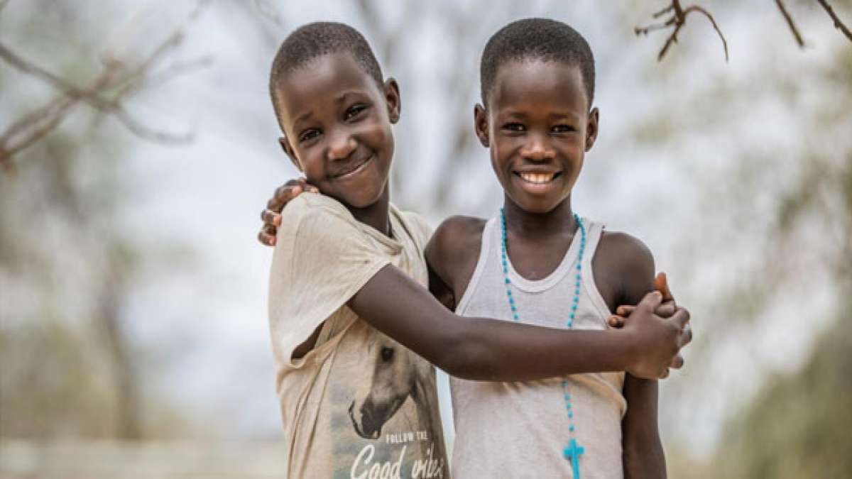 Feiern Sie das afrikanische Kind am Internationalen Tag des afrikanischen Kindes.