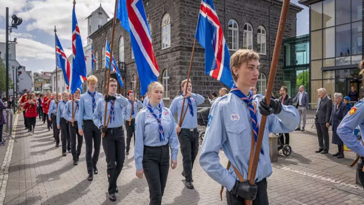 Feiern Sie den isländischen Nationalfeiertag am 17. Juni und erinnern Sie sich an den historischen Moment, als Island seine Unabhängigkeit von Dänemark erlangte.