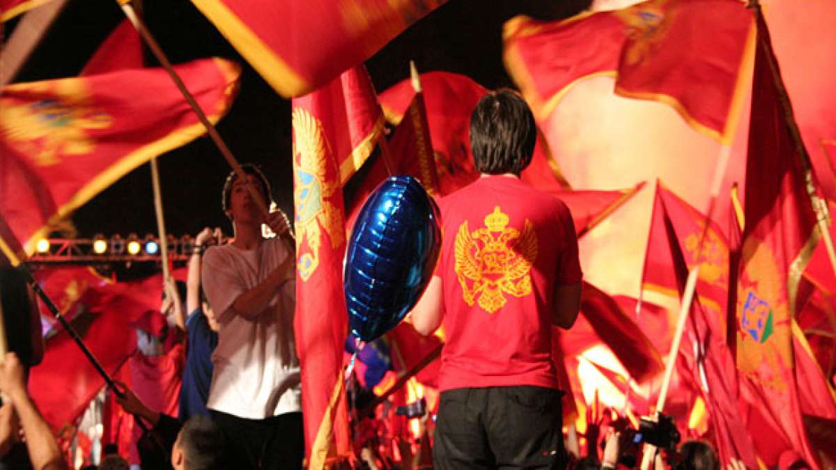 Feiern Sie den Tag der Staatlichkeit am 13. Juli und tauchen Sie ein in die reiche Kultur und das Erbe dieses ökologisch orientierten Staates im Herzen Europas.