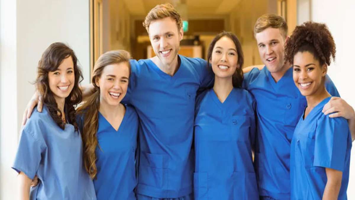 Feiern Sie die unermüdlichen Krankenschwestern und Krankenpfleger während der National Nurses Week vom 6. bis 12. Mai. Feiern Sie die unermüdlichen Krankenschwestern und Krankenpfleger während der National Nurses Week vom 6. bis 12. Mai.