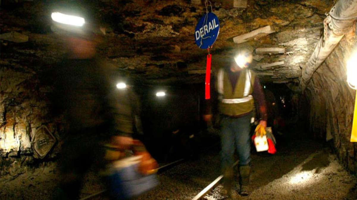 Feiern Sie die Helden der Kohlebergbauindustrie in Ohio während der Ohio Coal Miners Week! Feiern Sie die Helden der Kohlebergbauindustrie in Ohio während der Ohio Coal Miners Week!