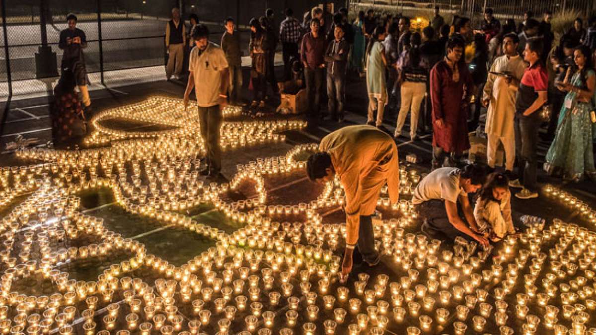 Erleben Sie die Pracht von Diwali, dem hinduistischen Lichterfest, in den USA.