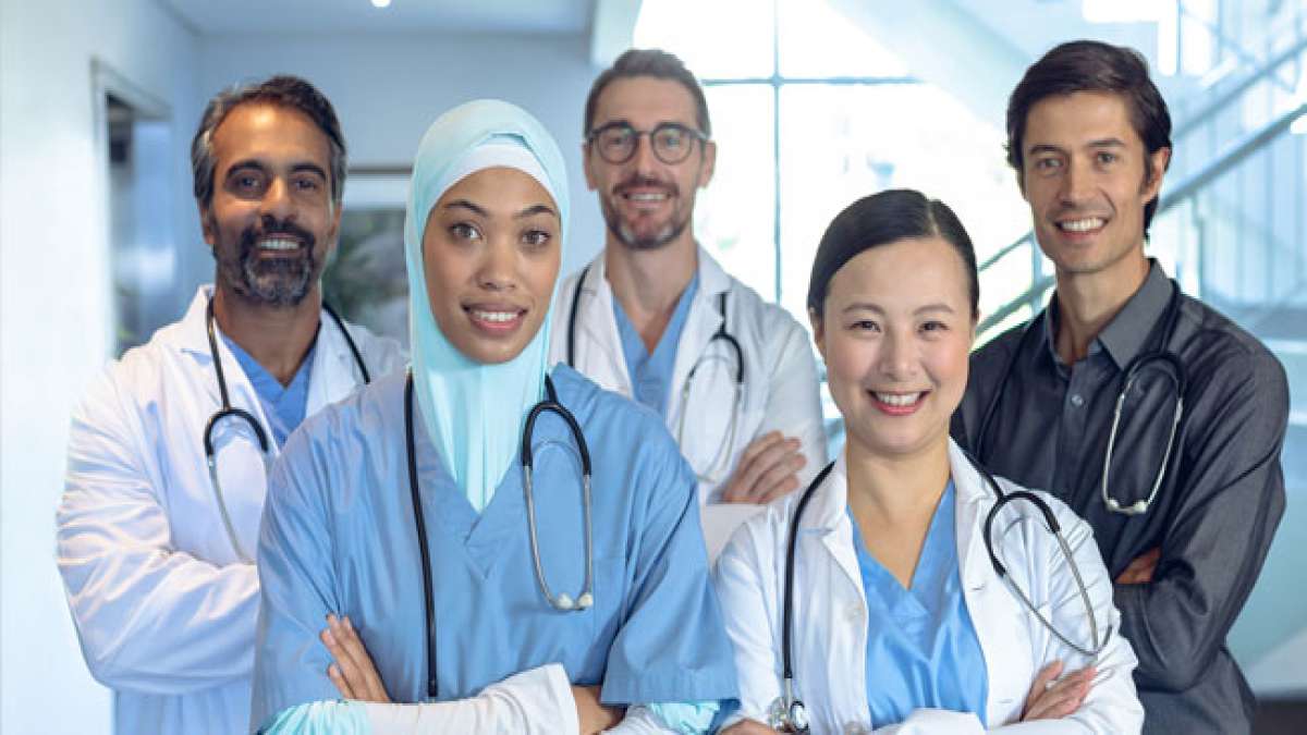 Feiern Sie den Nationalen Tag der Ärzte am 30. März, um die hingebungsvolle Arbeit und den Beitrag der Ärzte zur Gesellschaft zu würdigen.