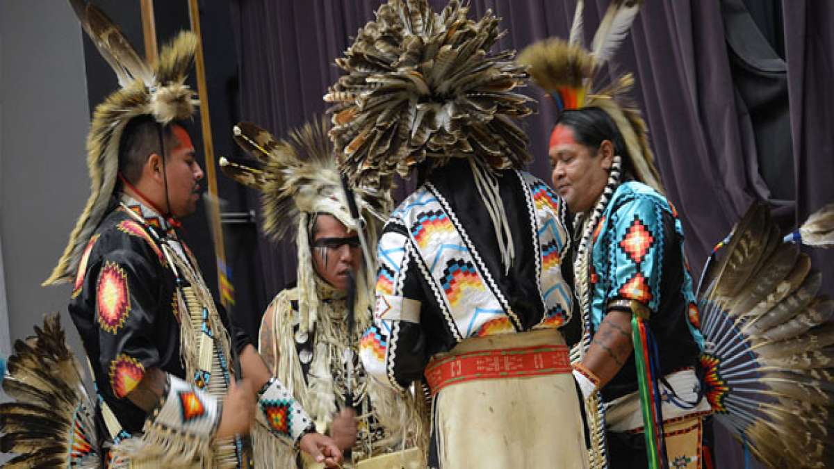 Feiern Sie den Tag des indianischen Kulturerbes in Maryland und erfahren Sie mehr über die reiche Geschichte und die bedeutenden Beiträge der amerikanischen Ureinwohner.