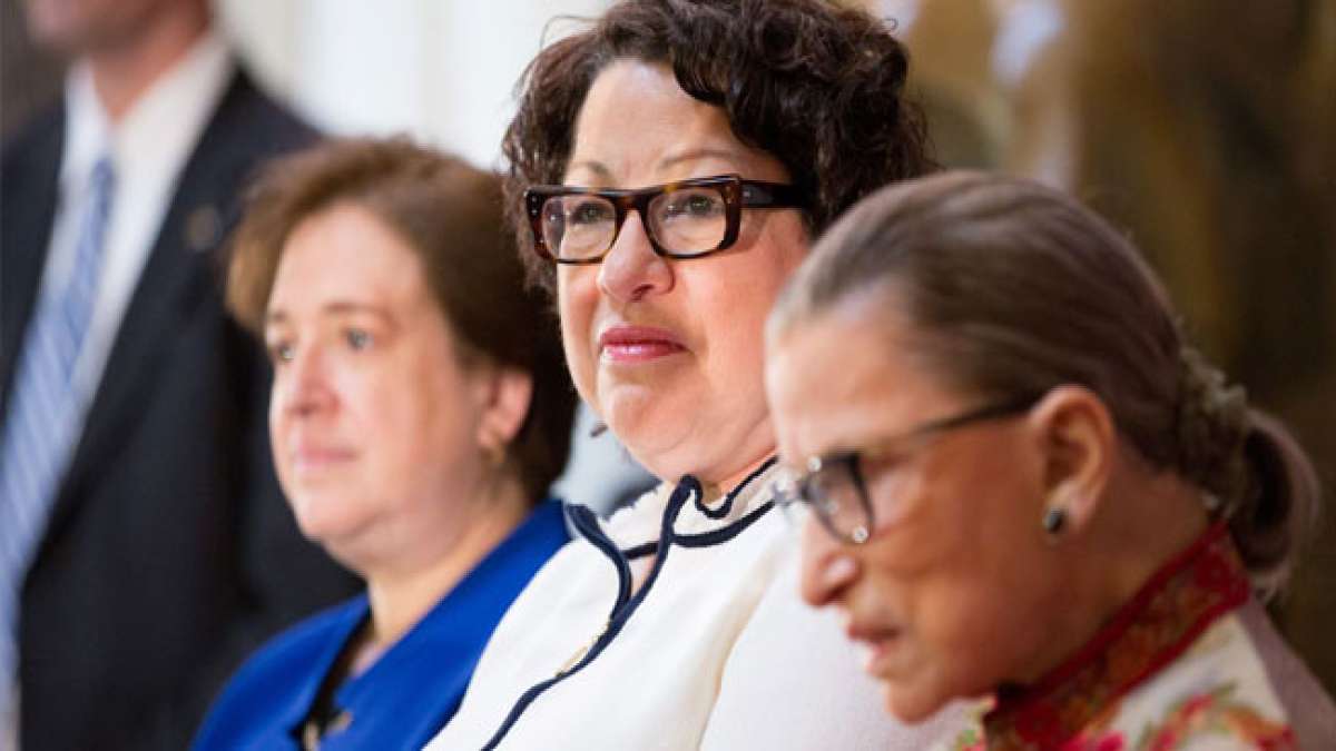 Feiern Sie den Monat der Frauengeschichte und ehren Sie die bemerkenswerten Beiträge von Frauen zur Geschichte und Gesellschaft.