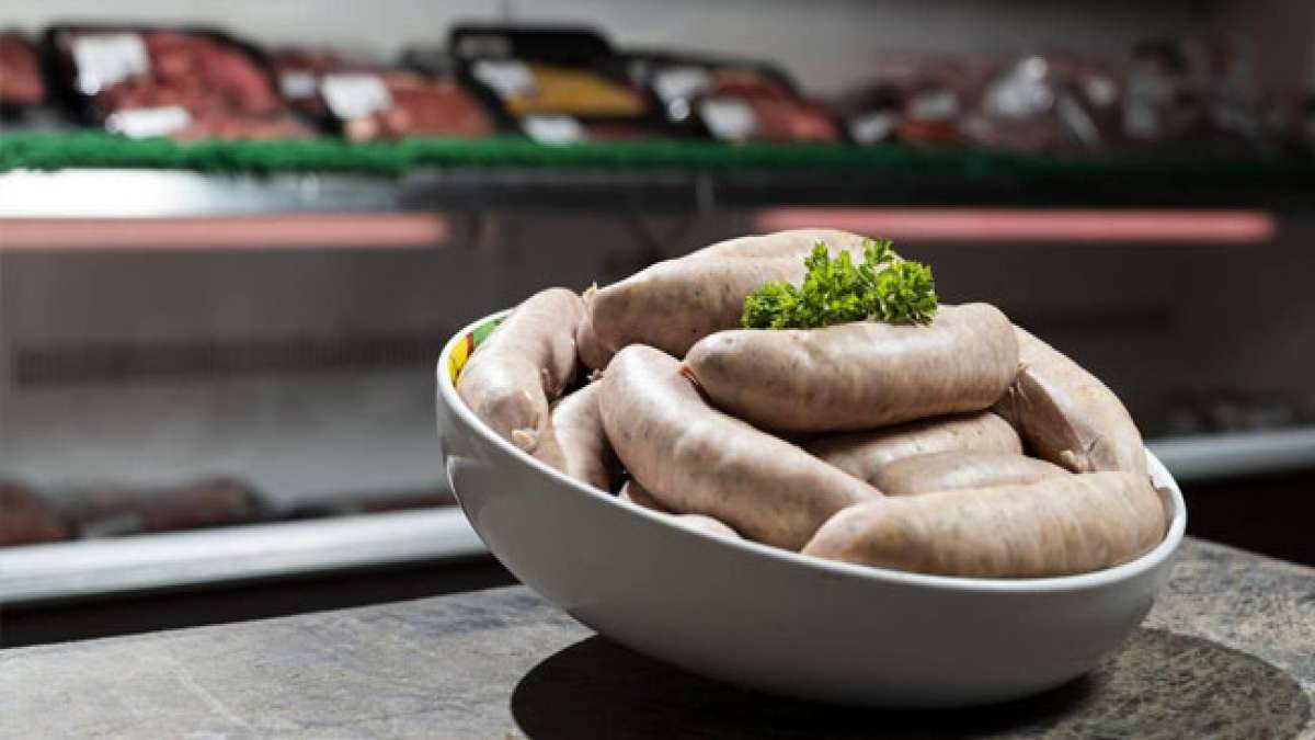 Erfahren Sie mehr über die köstlichen Kreationen aus natürlichen oder synthetischen Wurstdärmen, gepaart mit den einzigartigen Geschmacksrichtungen und Stolz der Wursthauptstadt Tuatapere. Erfahren Sie mehr über die köstlichen Kreationen aus natürlichen oder synthetischen Wurstdärmen, gepaart mit den einzigartigen Geschmacksrichtungen und Stolz der Wursthauptstadt Tuatapere.
