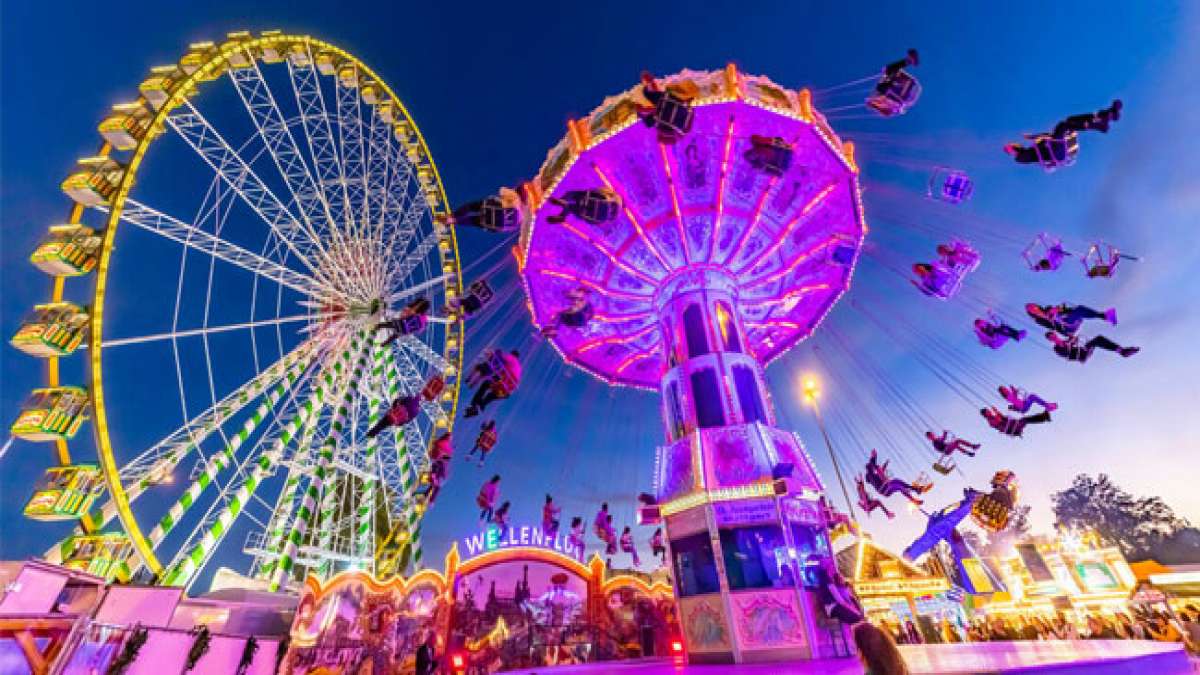 Erleben Sie das Cannstatter Volksfest, Baden-Württembergs größtes und faszinierendstes Volksfest, das alle zwei Wochen ab dem vierten Freitag im September in Stuttgart stattfindet.