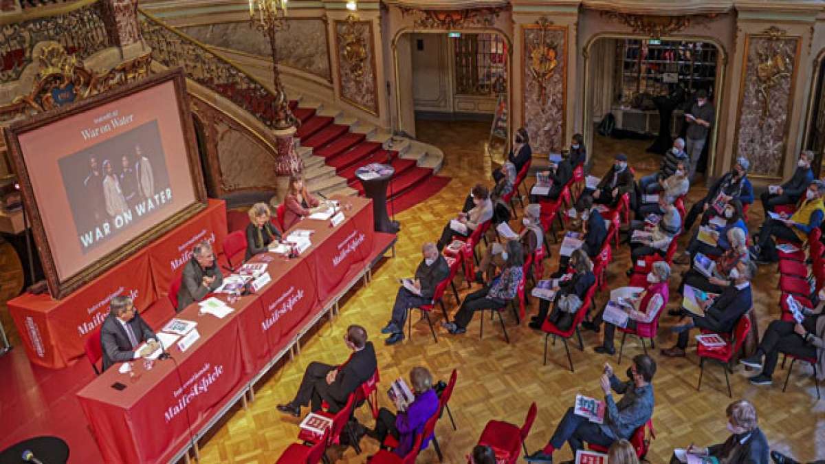 Tauchen Sie ein in die Welt der Kultur und genießen Sie herausragende Aufführungen namhafter Ensembles sowie Gala-Abende der Oper mit international renommierten Künstlern. Tauchen Sie ein in die Welt der Kultur und genießen Sie herausragende Aufführungen namhafter Ensembles sowie Gala-Abende der Oper mit international renommierten Künstlern.