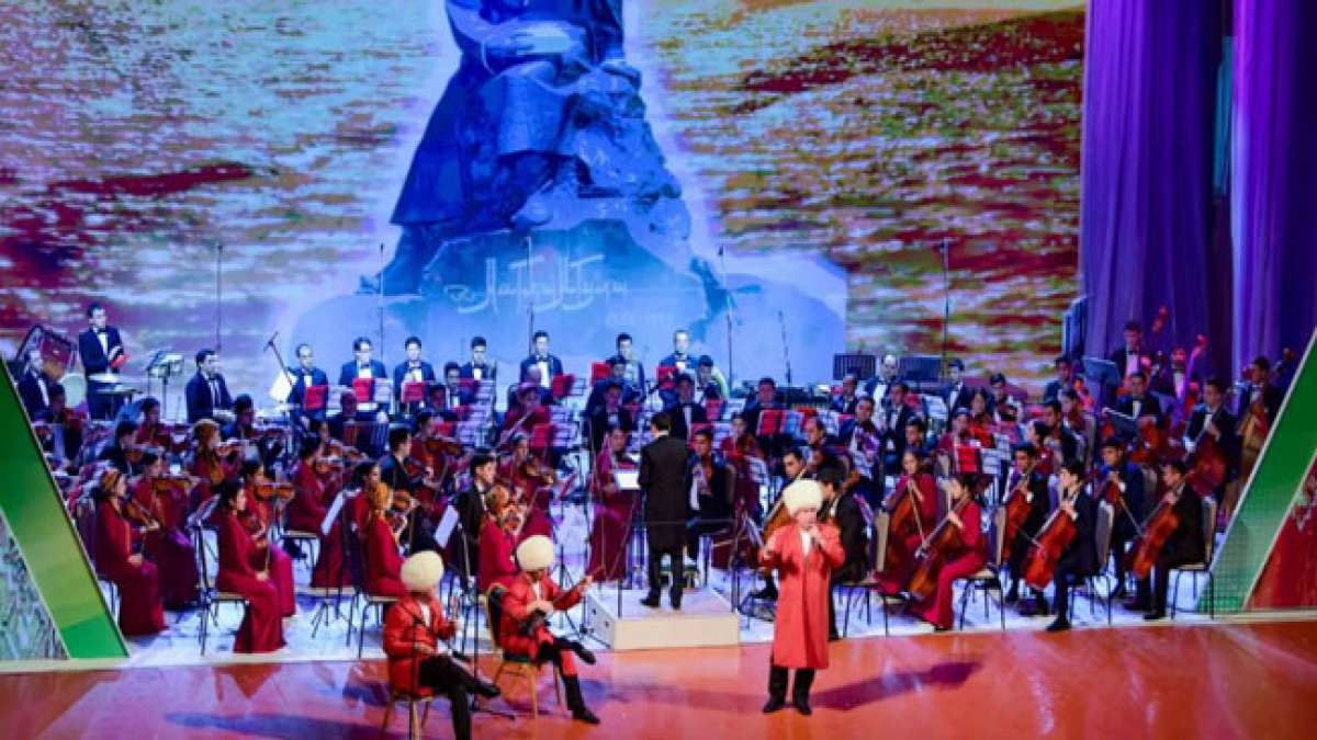 Feiern Sie den Tag der Kulturschaffenden und die Dichtung von Makhtumkuli Fraghi am 27. Juni in Turkmenistan. Feiern Sie den Tag der Kulturschaffenden und die Dichtung von Makhtumkuli Fraghi am 27. Juni in Turkmenistan.