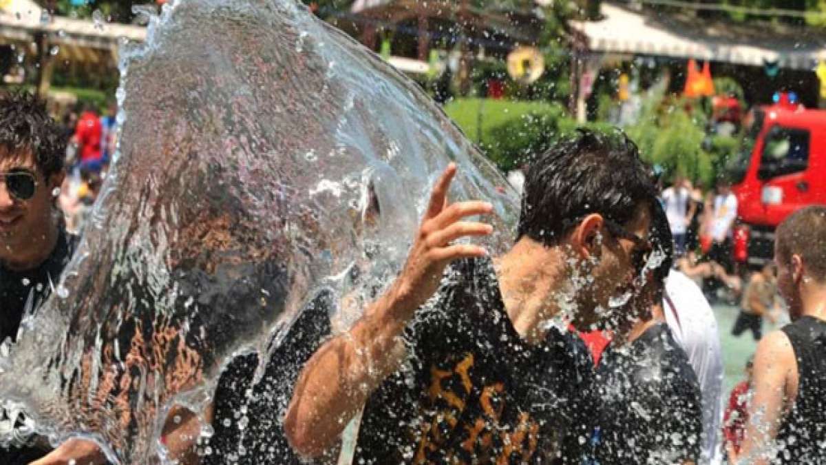 Feiern Sie Vardavar, einen der beliebtesten armenischen Feiertage, der 98 Tage nach Ostern stattfindet.