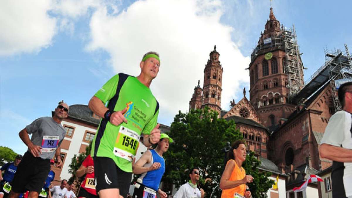 Feiern Sie den 600. Geburtstag von Johannes Gutenberg mit einem Halbmarathon voller Musik, Motivation und Spaß!