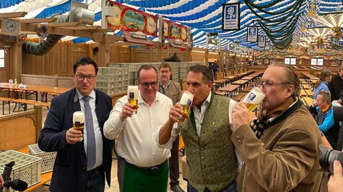 Entdecken Sie die entspannte Atmosphäre und die Traditionen des Frühlingsfests, das auf der Münchner Theresienwiese stattfindet und über zwei Wochen dauert. Entdecken Sie die entspannte Atmosphäre und die Traditionen des Frühlingsfests, das auf der Münchner Theresienwiese stattfindet und über zwei Wochen dauert.