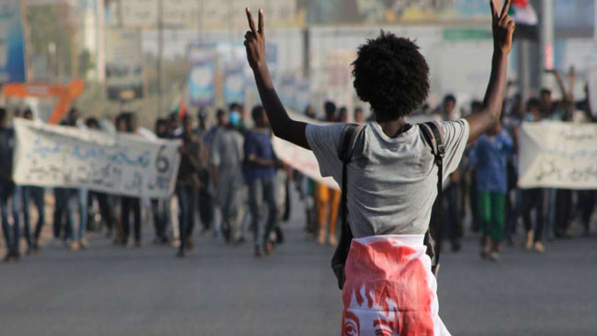 Gedenken Sie der sudanesischen Revolution und der Kämpfe für Demokratie und Freiheit im Sudan.