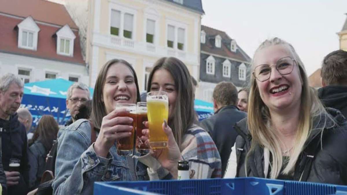 Feiere die traditionelle Karlsberg Braunacht in Saarlouis mit speziell gebrauten Bieren und bestem Service!