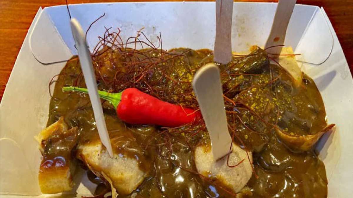 Lass dich von der Vielfalt der Currywurst überraschen und genieße ein Wochenende voller Geschmacksexplosionen.