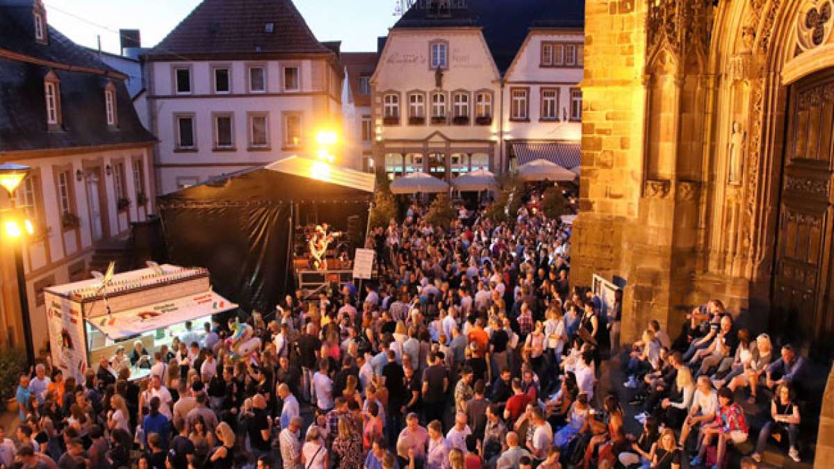 Tauchen Sie ein in die einzigartige Atmosphäre, genießen Sie Musik, Unterhaltung und kulinarische Köstlichkeiten und erleben Sie unvergessliche Momente in St. Wendel!