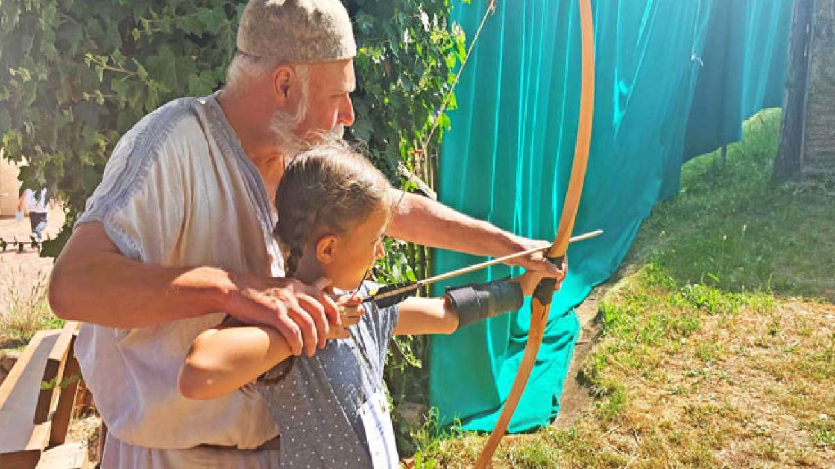 Entdecken Sie die Geschichte der Burg und der Gemeinde Kirkel in einem einzigartigen Ritterspektakel für die ganze Familie!