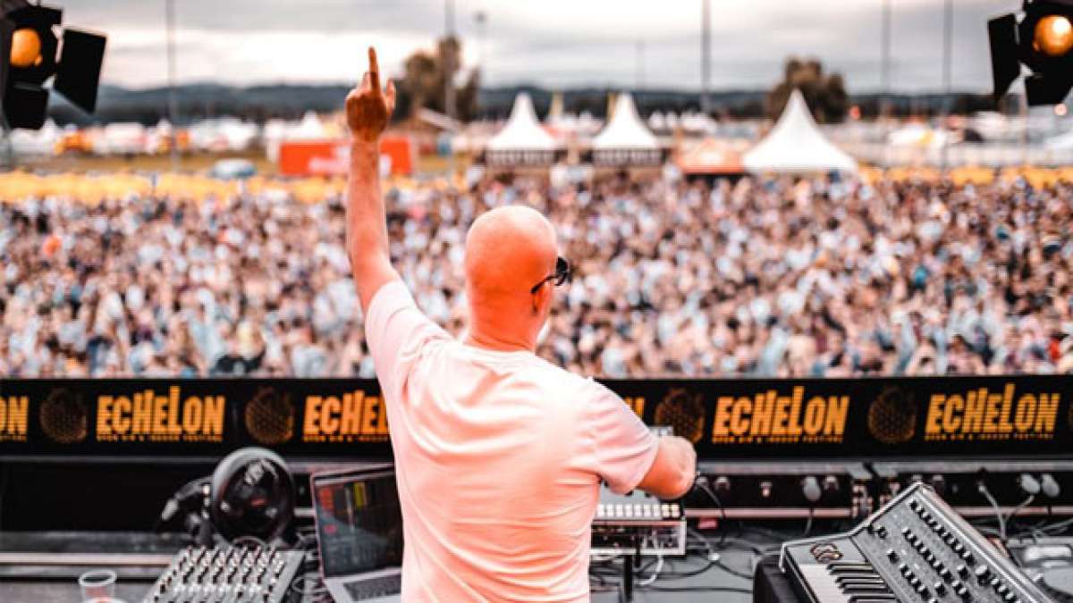 Entdecke ein atemberaubendes Erlebnis voller pulsierender Beats und unvergesslicher Momente!