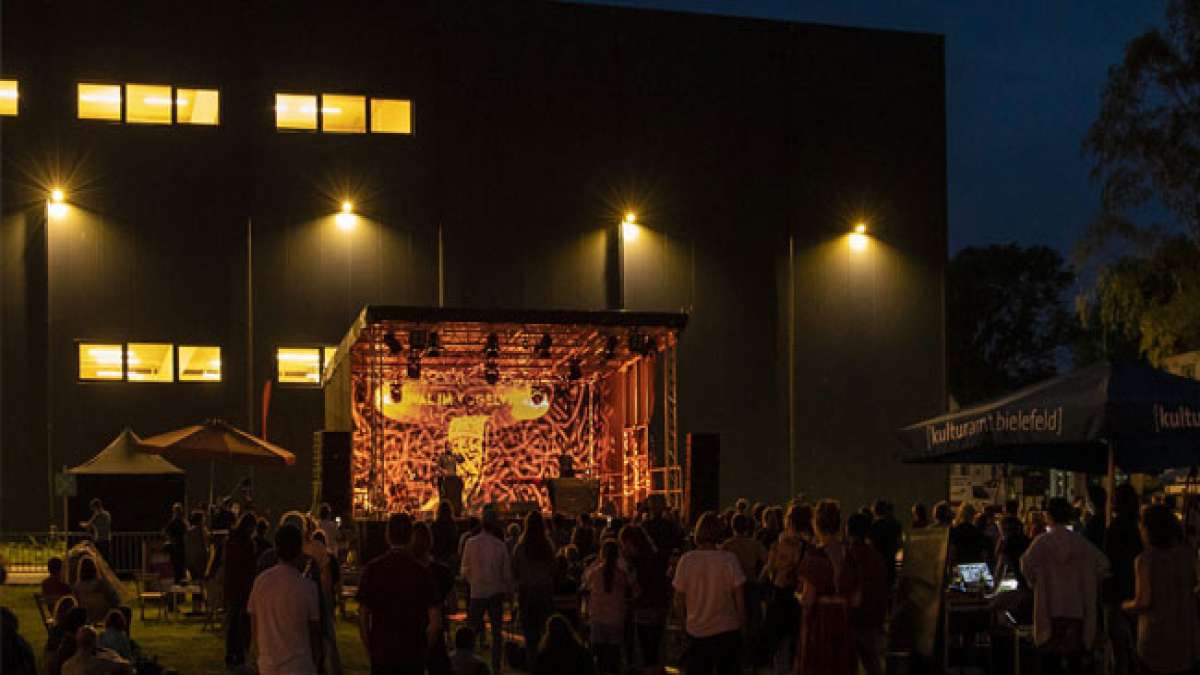 Drei Ensembles unter freiem Himmel vereinen Orient und Okzident in Bielefeld – und der Eintritt ist frei. Drei Ensembles unter freiem Himmel vereinen Orient und Okzident in Bielefeld – und der Eintritt ist frei.