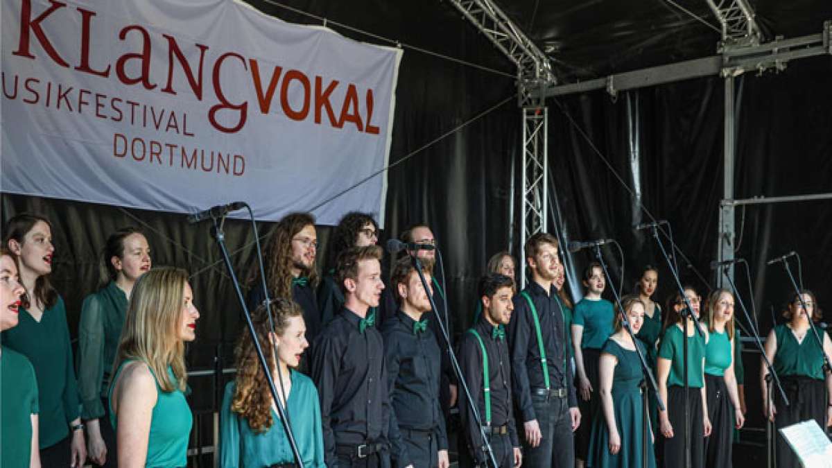 Seit 2009 begeistert das Musikfestival im Rahmen von KLANGVOKAL die Innenstadt mit einer lebendigen Atmosphäre und beeindruckenden Bühnenauftritten.