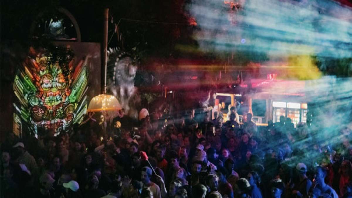 Seit 2015 begeistert es mit einem vielfältigen Kulturprogramm und über 100 Musiker:innen pro Edition, um eine bessere Welt zu schaffen.