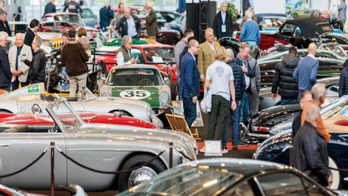 Unter dem Motto -Share the Passion- lockt sie jährlich über 188.000 Besucher an und bietet eine beeindruckende Vielfalt an klassischen Fahrzeugen und Zubehör.