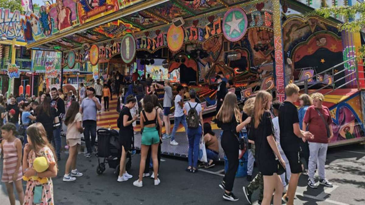 Ein besonderes Highlight ist das beeindruckende Feuerwerk am Montagabend.