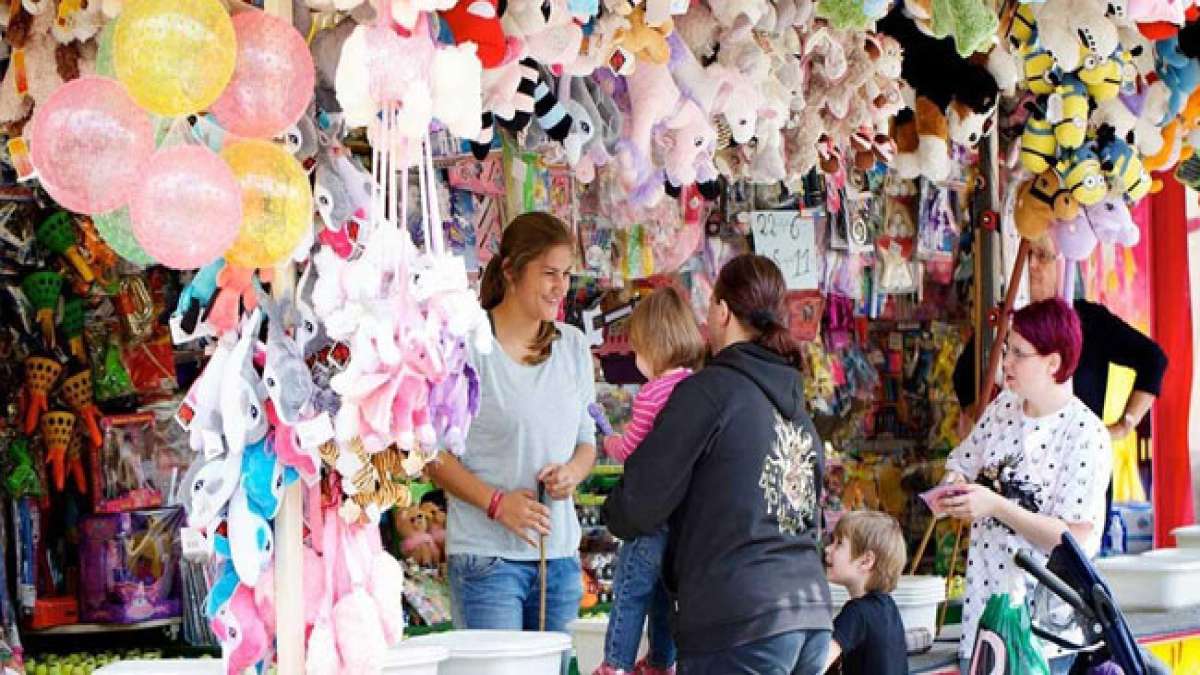 Erleben Sie rasante Fahrgeschäfte, vielfältige Marktstände und ein mitreißendes Bühnenprogramm – ein Highlight für die ganze Familie!