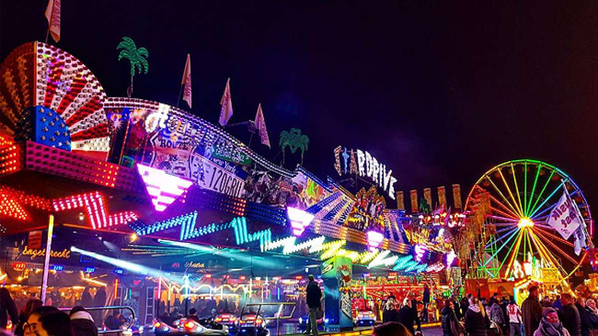 Mecklenburgs größter Jahrmarkt begeistert jährlich Tausende auf über 19.000 m² Festplatz. Mecklenburgs größter Jahrmarkt begeistert jährlich Tausende auf über 19.000 m² Festplatz.