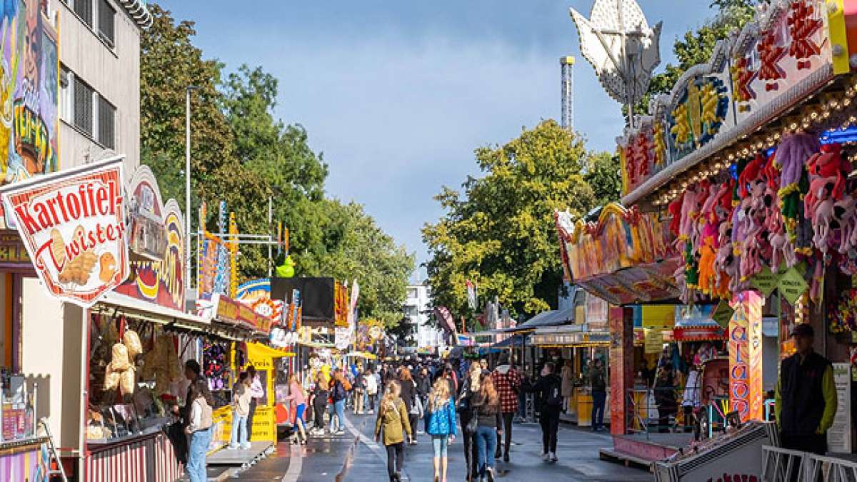 Erleben Sie spannende Fahrgeschäfte, kulinarische Köstlichkeiten und familienfreundliche Attraktionen – ein Highlight des Jahres für Groß und Klein!