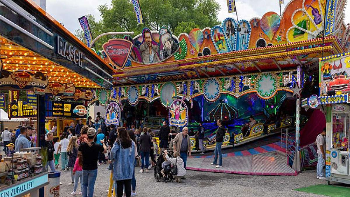 Ein unvergessliches Ereignis, das Geschichte mit modernem Flair vereint und Besucher aus der ganzen Region anzieht.