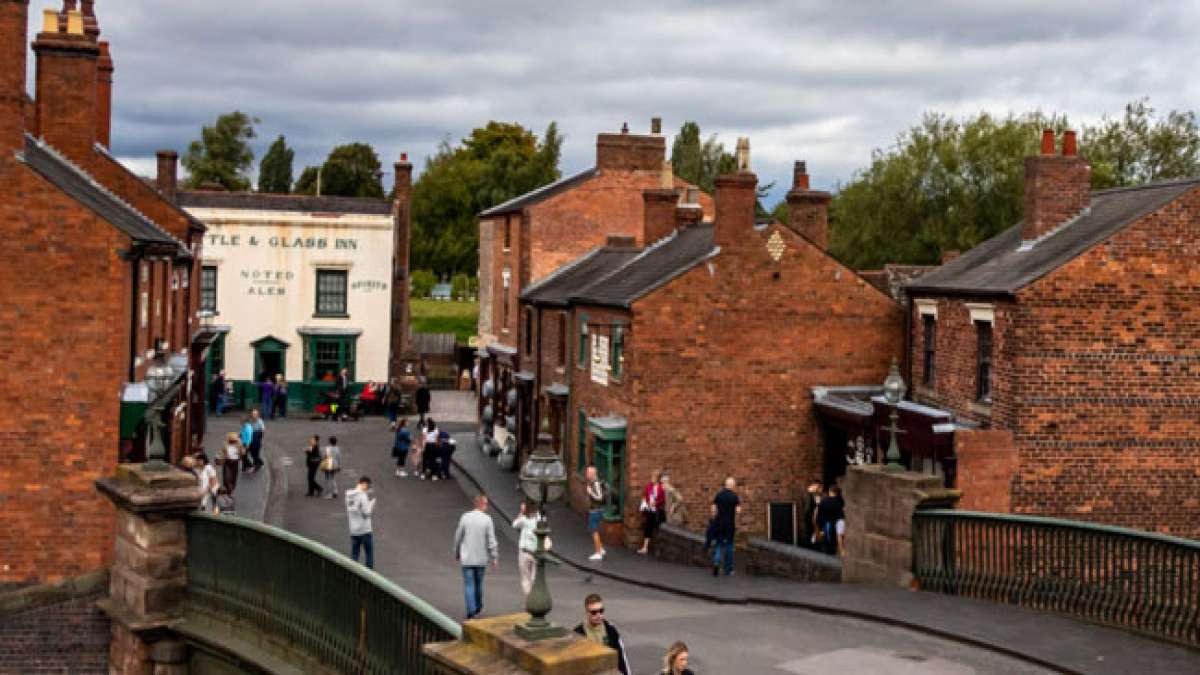 Entdecken Sie die faszinierende Geschichte des Black Country im Vereinigten Königreich und seine bahnbrechenden Beiträge zur industriellen Revolution. Entdecken Sie die faszinierende Geschichte des Black Country im Vereinigten Königreich und seine bahnbrechenden Beiträge zur industriellen Revolution.
