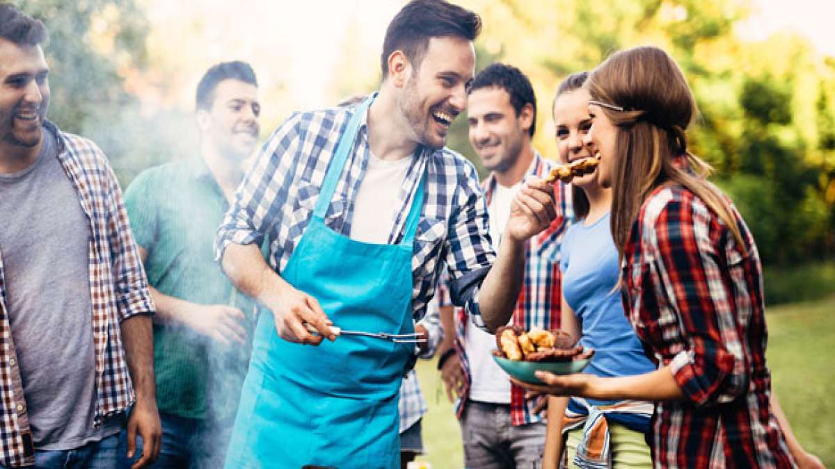 Feiern Sie die Freundschaft am Tag des Freundes in Argentinien, Brasilien und Uruguay am 20. Juli, inspiriert von der historischen Mondlandung.