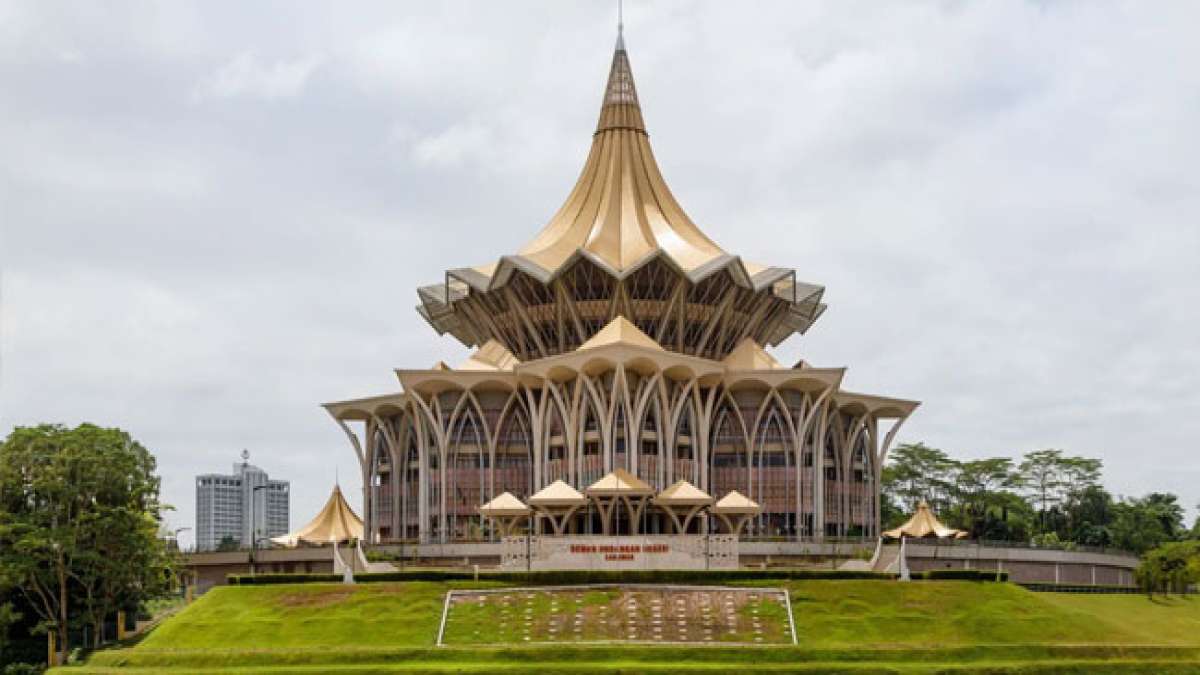Feiern Sie den Tag der Selbstverwaltung von Sarawak und entdecken Sie die Geschichte der de facto Unabhängigkeit dieses malaysischen Bundesstaates, die am 22. Juli 1963 erreicht wurde. Feiern Sie den Tag der Selbstverwaltung von Sarawak und entdecken Sie die Geschichte der de facto Unabhängigkeit dieses malaysischen Bundesstaates, die am 22. Juli 1963 erreicht wurde.