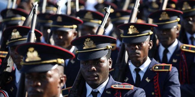 Tag der Marine in Uruguay - Armee und Tag des Sieges in Haiti