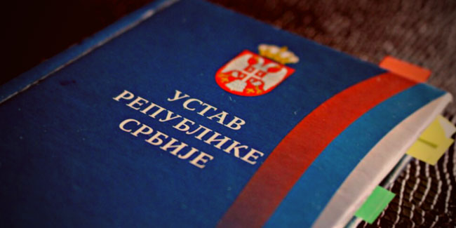 Tag der nationalen Einheit, Verfassung, Hymne und Flagge in Italien - Tag der Verfassung in Serbien