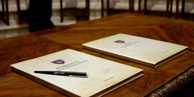 Tag der Verfassung im Kosovo