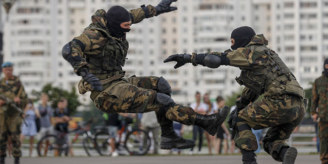 2. August: Tag der Fallschirmjäger in Belarus