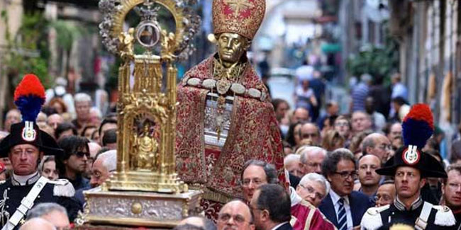 19. September - Fest des Heiligen Januarius in Neapel, Italien