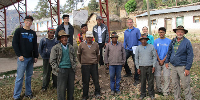 Tag der russischen Raumfahrtstreitkräfte - Tag des Ingenieurs in Bolivien