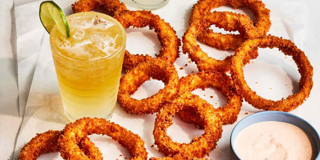 22. Juni: Nationaler Schokoladen-Eclair-Tag und Nationaler Tag des Zwiebelrings in den USA