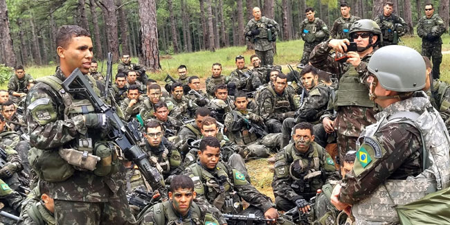 Tag der Nationalhelden in Costa Rica - Tag der brasilianischen Armee