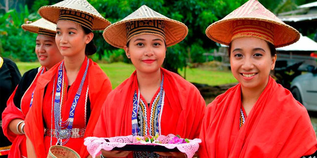1. Juni - Gawai Dayak Festival in Sarawak