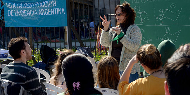 2. Juni: Graduiertentag der Wirtschaftswissenschaften, Argentinien