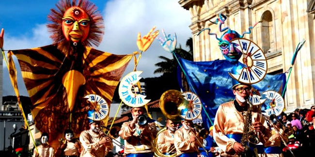 5. August - Der Beginn des Karnevals in Bogota, Kolumbien