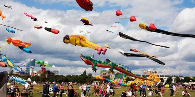 14. Januar: Internationales Drachenfestival in Gujarat, Indien