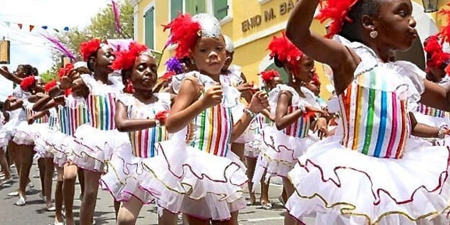 1. Mai: Kinderparade beim Karneval auf den Amerikanischen Jungferninseln
