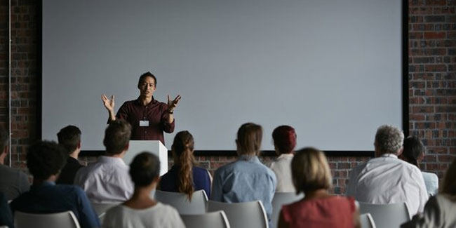 1. Januar: Monat der Anerkennung von Schulräten in den USA